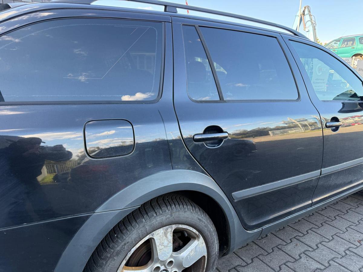 Skoda Octavia 2 1Z original Tür hinten rechts Kombi LF9R Rohbau BJ12